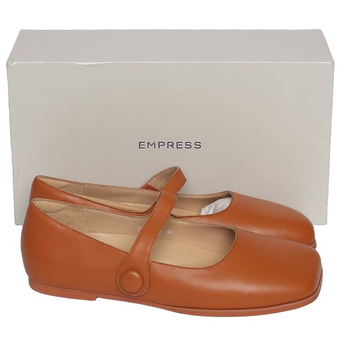 190 - Empress Ballei Mary Jane Flat Toed Pumps. Size EU40, Caramel. Brand new in box with dust covers and ... 