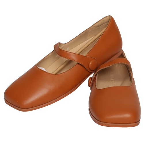 190 - Empress Ballei Mary Jane Flat Toed Pumps. Size EU40, Caramel. Brand new in box with dust covers and ... 