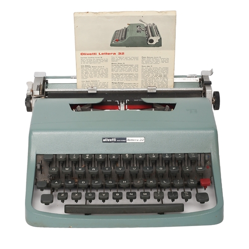 160 - Olivetti Typewriter in Case. Lettera 32. Complete with original instruction card.