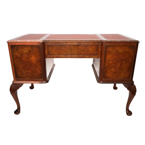 202 - Beautiful Desk with 3-Panelled Leather Inlay to Top. Made by Gold & Feather of Leeds and retailed by... 