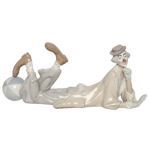 39 - Lladro Recumbent Clown with Beach Ball. 4618. In original box. Perfect condition with no signs of an... 