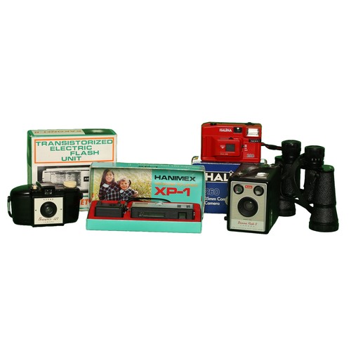 75 - Mixed Vintage Camera Lot. Untested. Includes:
Boxed Haminex Mini Pocket 110 Camera XP-1
Boxed Halima... 