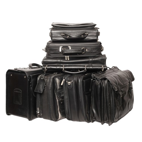 122 - 7 x Black Laptop Cases/Bags. Collection only. Includes:
1 Antler - well-used condition
1 Dell
1 Fuji... 