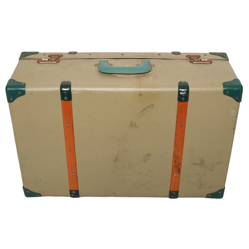 46 - Vintage Suitcase.