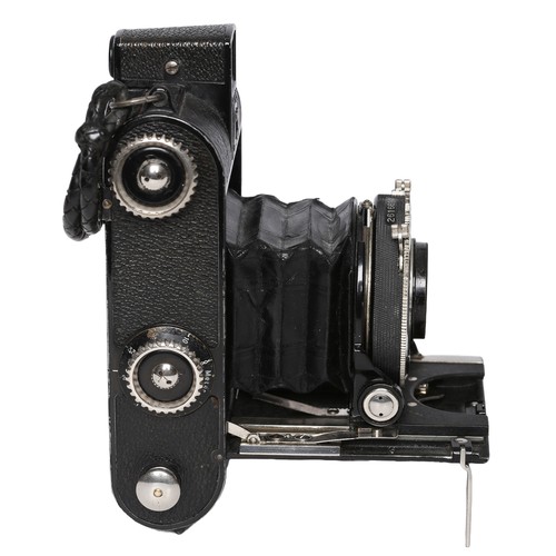 23 - Voigtlander VIRTUS Folding Camera with Case with Skopar 7.5cm f3.5 Lens. Appears to be in working or... 