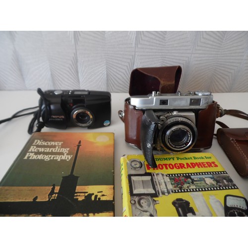 34 - Kodak Retina II C CAMERA AND OLYMPUS 00M 115 plus accessories. Kodak manual included. Please see the... 