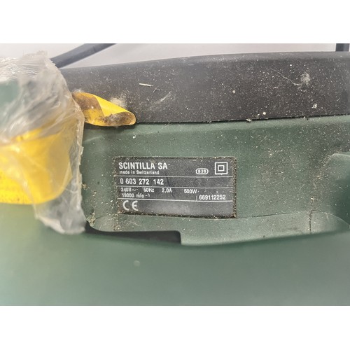 19 - Bosch PHO 15-82 Electric Hand Planer 500W.
A green and black Bosch electric hand planer, model PHO 1... 