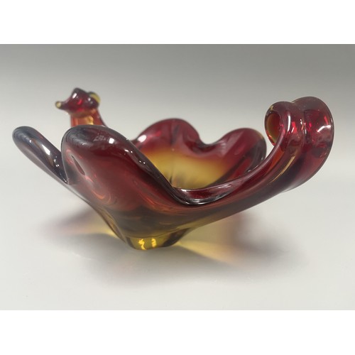28 - Mid-Century Murano Style Art Glass Centerpiece Bowl, Red and Amber. A single Mid-Century Modern art ... 
