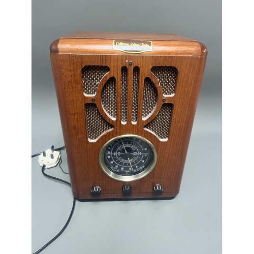 47 - Steepletone Collector's Edition Tabletop Radio in Thomas America Series Style. A modern Steepletone ... 