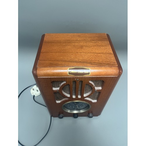 47 - Steepletone Collector's Edition Tabletop Radio in Thomas America Series Style. A modern Steepletone ... 
