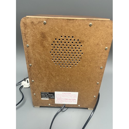 47 - Steepletone Collector's Edition Tabletop Radio in Thomas America Series Style. A modern Steepletone ... 