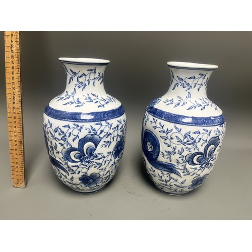 49 - A Pair of Mason Ironstone China Vases from the late 19th/ early 20th century. Regency Ironstone mark... 