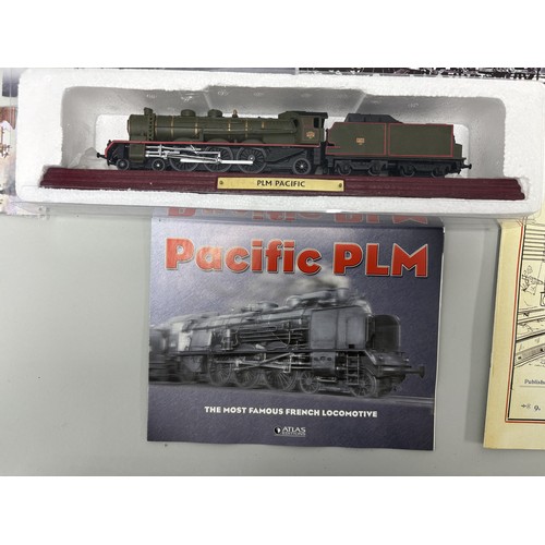 112 - This collection comprises three static display model locomotives manufactured by Atlas Editions, tog... 