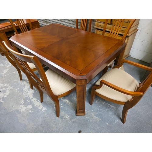40 - Thomasville 7-Piece Dining Suite including Table and 6 Chairs