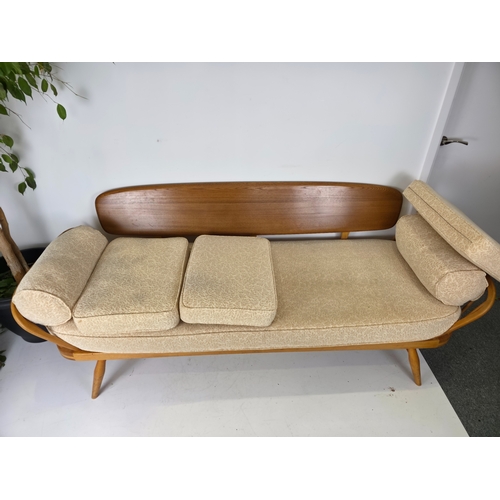 35 - Ercol Studio Couch Model 355 Studio Couch Lucian Ercolani