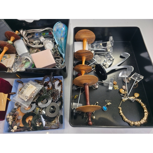 5 - Large quantity of costume jewellery