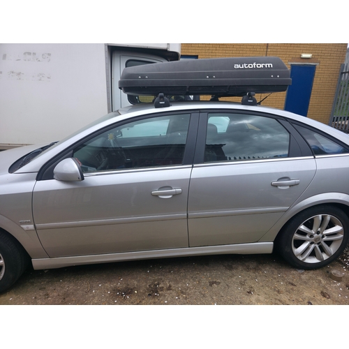 1 - 2007 Vauxhall Vectra 1.9 SRi saloon Starts Drives 84785 miles