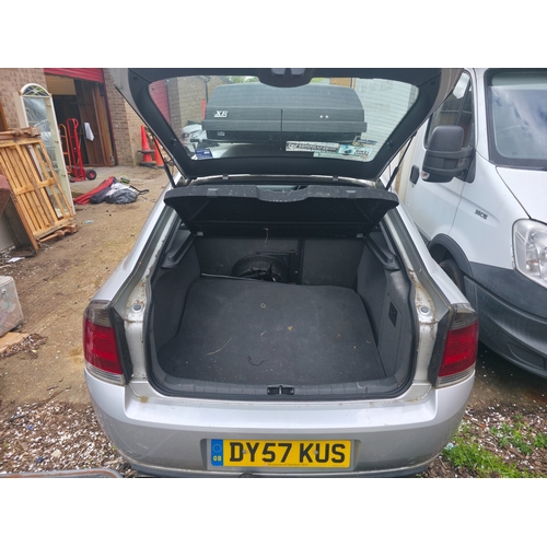 1 - 2007 Vauxhall Vectra 1.9 SRi saloon Starts Drives 84785 miles