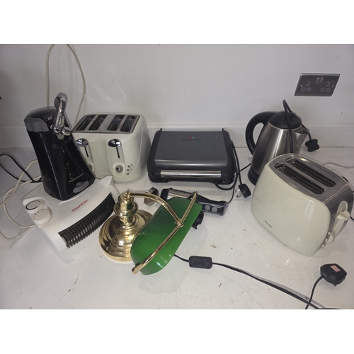 129 - Mixed Kitchen Appliances & Desk Lamp