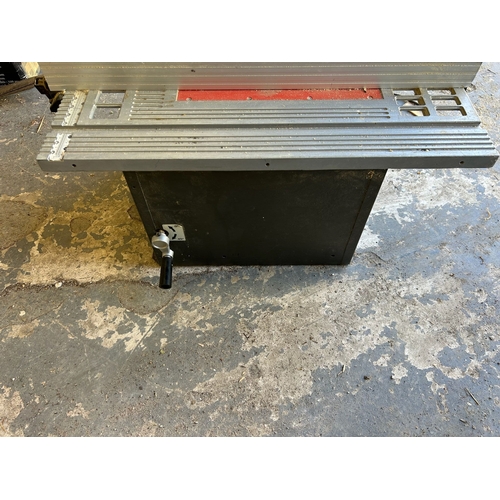 18 - Performance Power 254mm 1500W Table Saw FMTC10TSL - Working