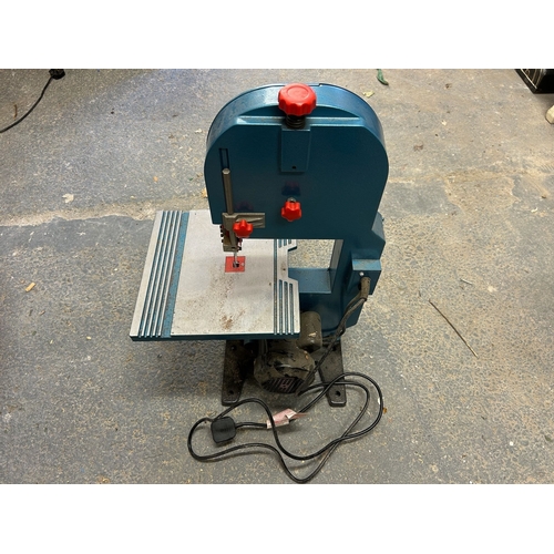 19 - Clarke 190mm Bench BandSaw - Working