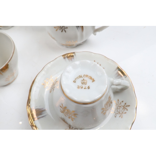 205 - Royal Crown 3926 Gilded Tea/Coffee Service (one saucer missing)