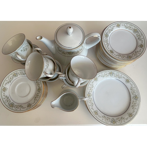 206 - A Collection of 36 Pieces of Noritake Green Hill Fine China Dinnerware, Pattern 2897