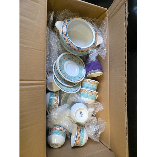 220 - Boxed Ceramic Tea / Coffee Set with Cups, Saucers & Teapot