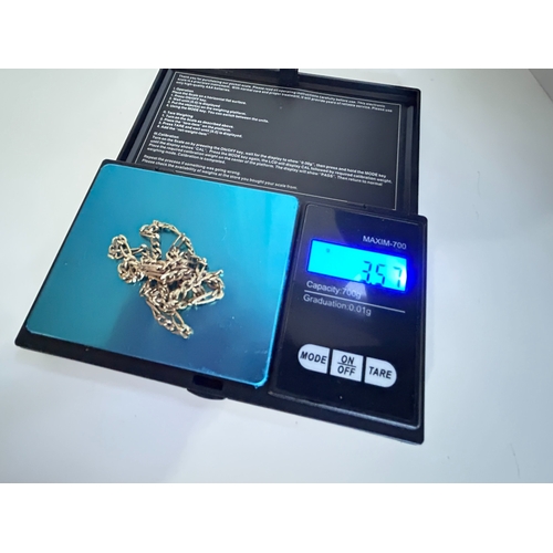 11 - Italian Figaro chain crafted in 9 Carat Gold, stamped Italy with import marks and a gross weight of ... 