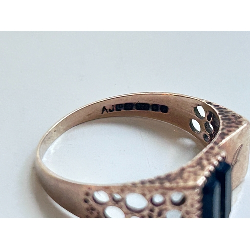 14 - 9 Carat Gold Signet, with full British hallmarks set with dual onyx stones. Gross weight 2.41g