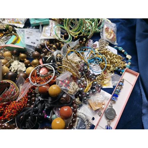 37 - Large quantity of costume jewellery