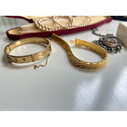 39 - Good collection of costume jewellery, including bangles, necklaces, brooch, bracelet, by Swarovski a... 