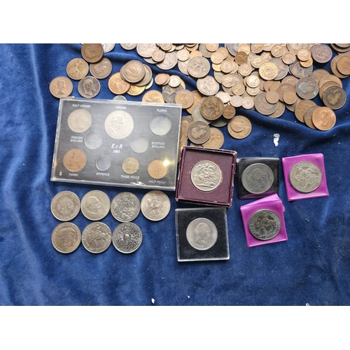 56 - Good lot of collectable coins, including uncirculated, Festival of Britain etc