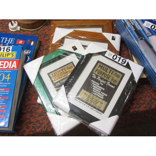 19 - Lot of picture frames. (4)