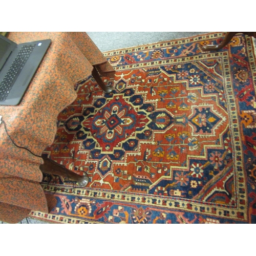 688 - Good wool rug 205cm x 155cm.