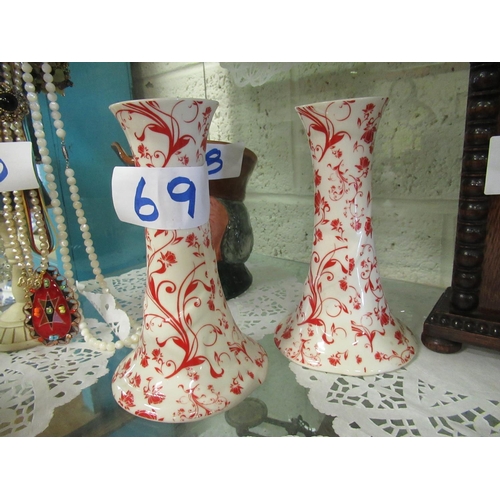 69 - Good pair of hand painted Porcelain vases - Creme by Regency. H:19cm