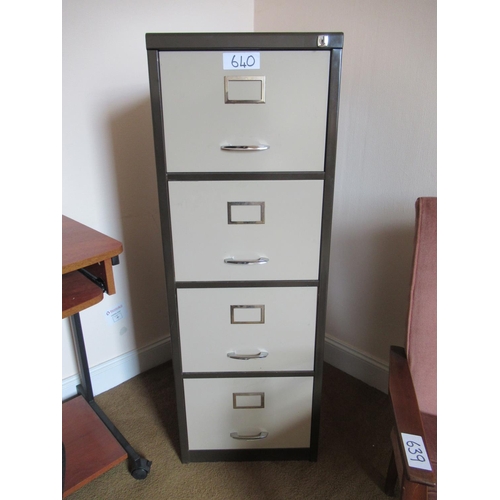 4 drawer filing cabinet with key. H: 132cm, W:47cm, D:62cm. (withdrawen)