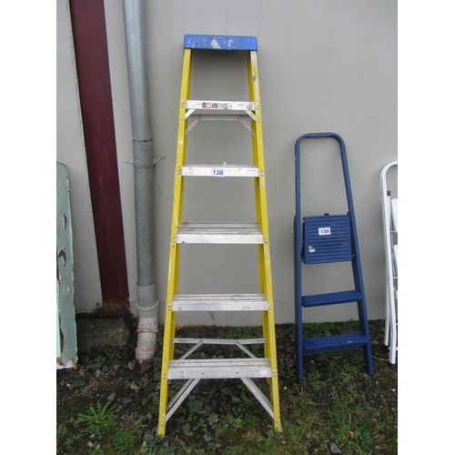 138 - Step ladder.  H:6ft