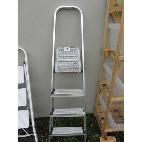 141 - Step ladder.