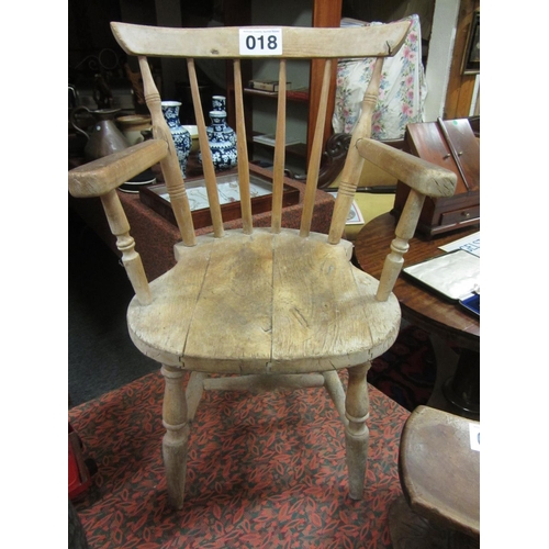 18 - Antique pine child's armchair.  H:64cm.