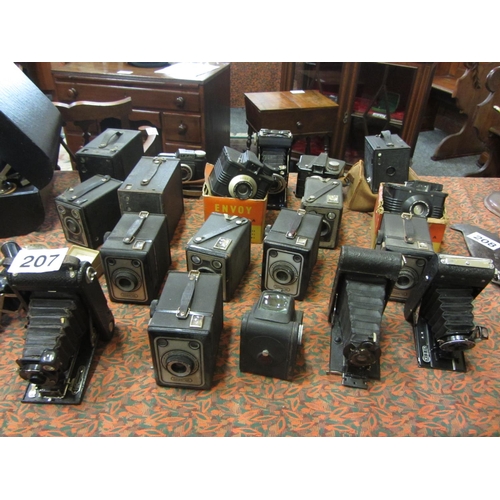 207 - 20 vintage cameras including Brownie and Imperial.