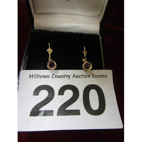 220 - 14ct gold ladies earrings.