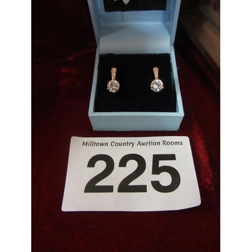 225 - 9ct gold Ladies earrings.