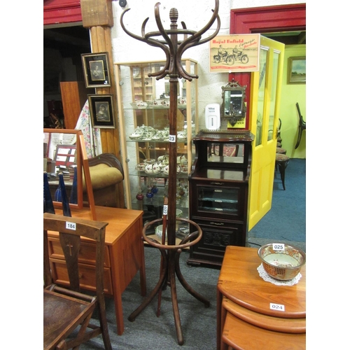 23 - Good bentwood coat and hat stand with revolving top.  H:192cm.