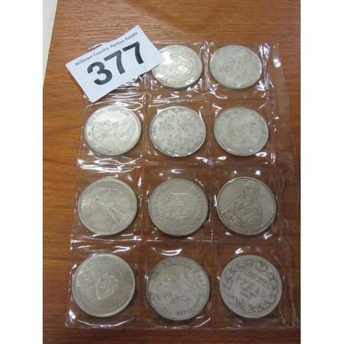 377 - 12 Assorted coins.