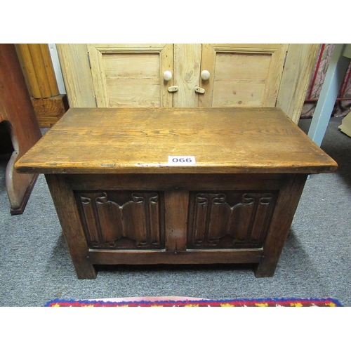 66 - Good vintage paneled oak chest. H:46cm, Top:76cm x 41cm.