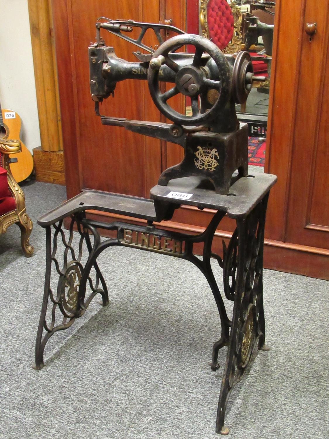 Very unusual Antique cast iron singer sewing machine. H:113cm, L:75cm ...