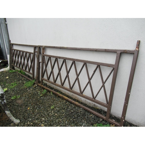 23 - Pair of Low garden gates.  L9ft 6.