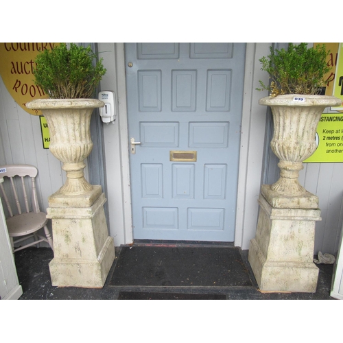 39 - Superb pair pf georgian style Urns on stands.  H:145cm.