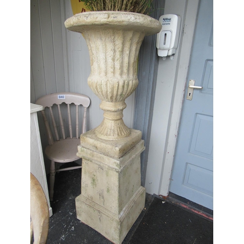 39 - Superb pair pf georgian style Urns on stands.  H:145cm.